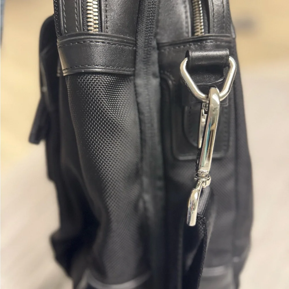 🔥TUMI LUXURY Men’s Black Travel Laptop Briefcase Bag - FEATURES ! EXCELLENT!!